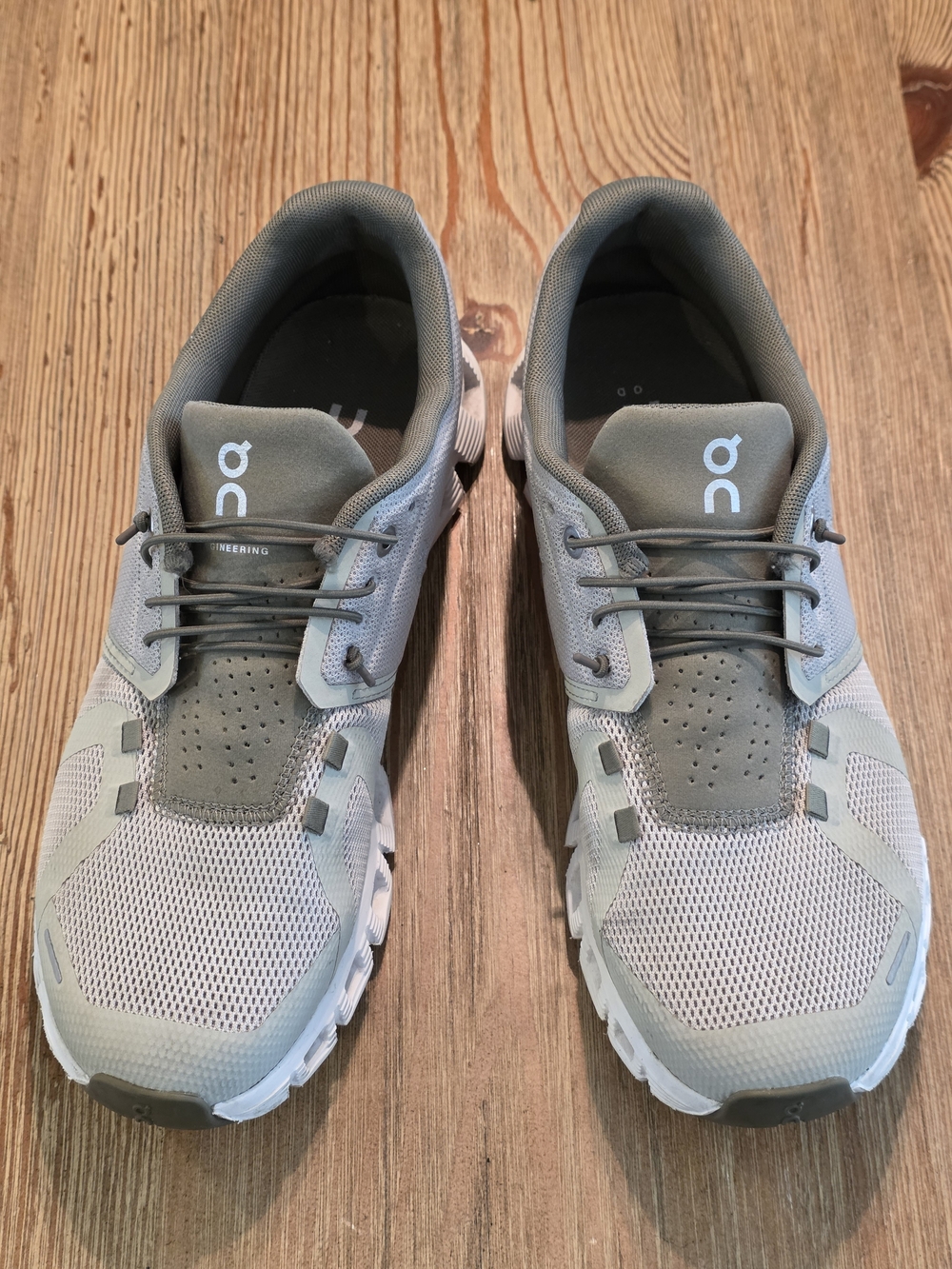 On Running Cloud 5 Men’s Athletic Shoes - Chalk Grove
